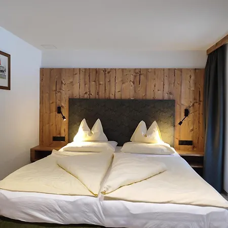 瀑布公寓 公寓 *