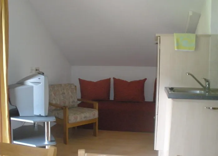 瀑布公寓 公寓 *